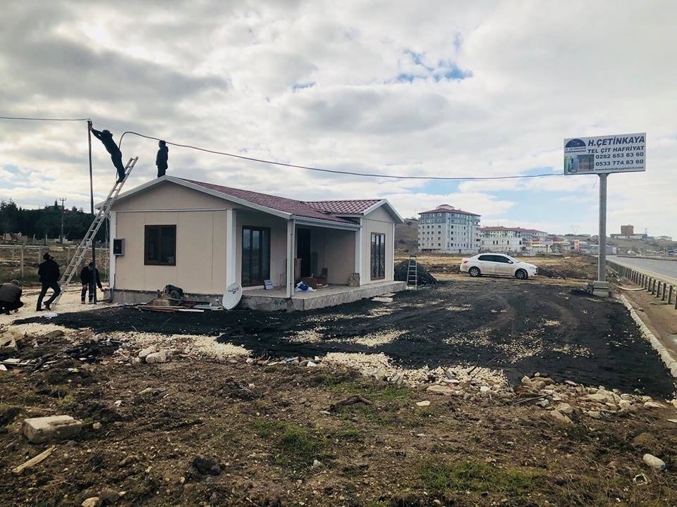 Diyarbakır 75 m² prefabrik ev dış cephe görünümü beton dahil anahtar teslim
